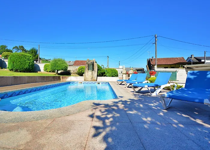 Galihost - Enorme Casa Con Piscina En Vilanova De Arousa