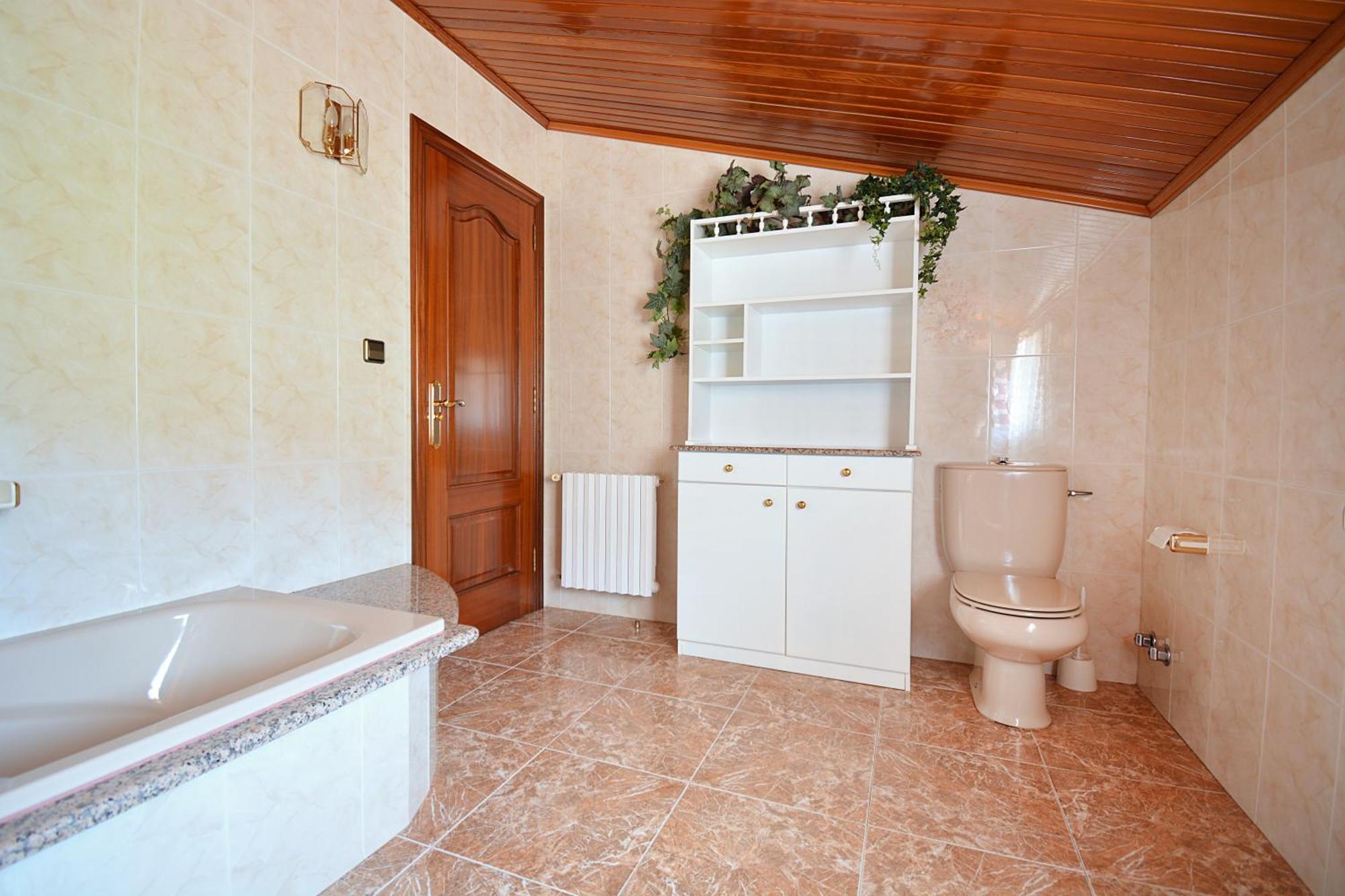 Holiday home Galihost - Enorme Casa Con Piscina En Villanueva De Arosa