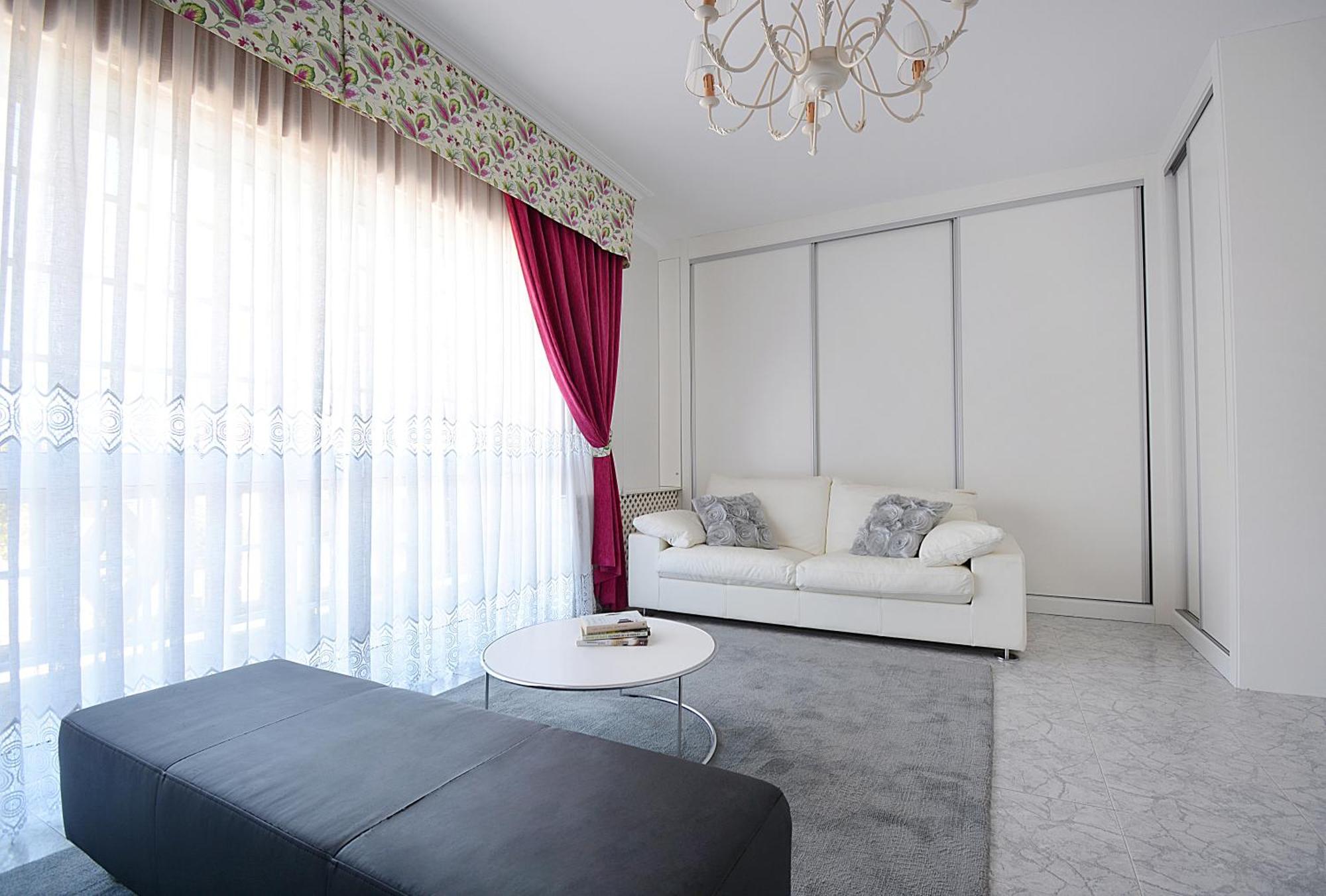 Galihost - Enorme Casa Con Piscina En *